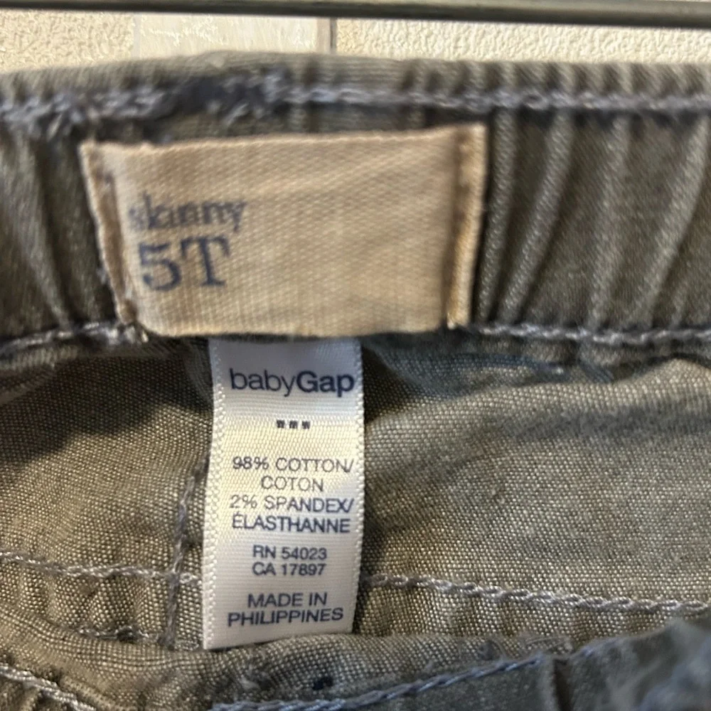 GAP comfortable charcoal